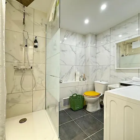 Jolie Maison Tout Equipe Avec Parking Fd - Minerve Apartment