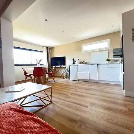 Jolie Maison Tout Equipe Avec Parking Fd - Minerve Apartment Clermont-Ferrand